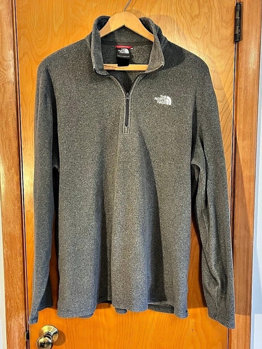 The North Face TKA 100 Glacier 1/4 Zip Fleece Pullover Men's Gray Quarter-Zip